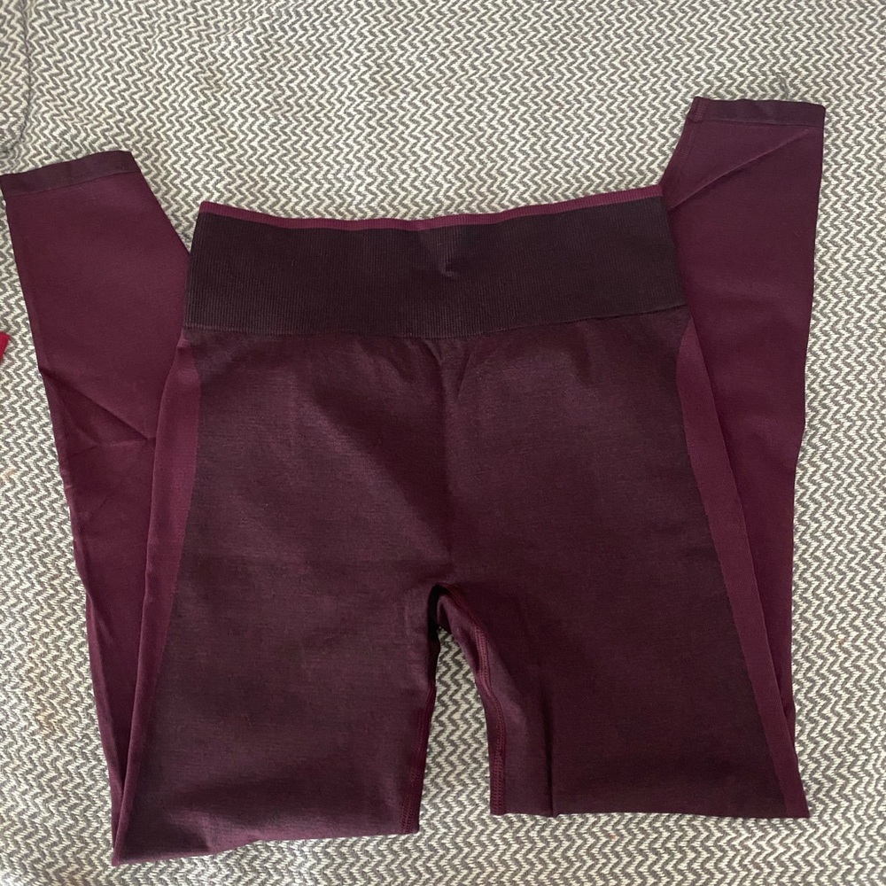 Victoria’s Secret Pink maroon seamless leggings